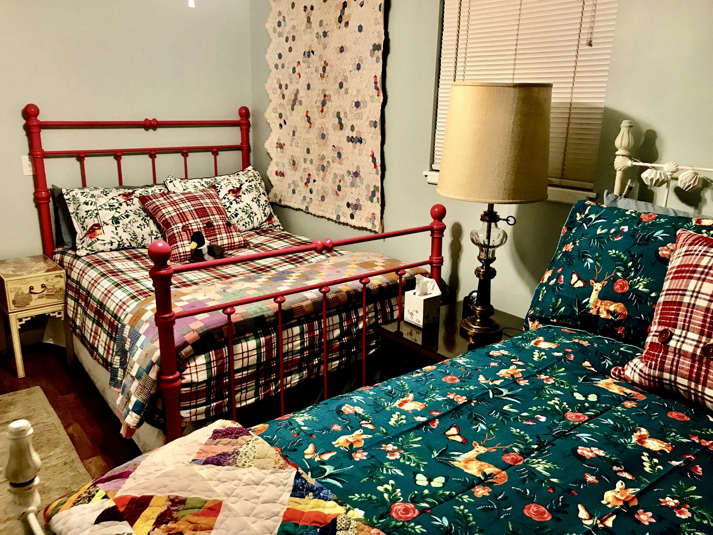 Lil Love Inn interior