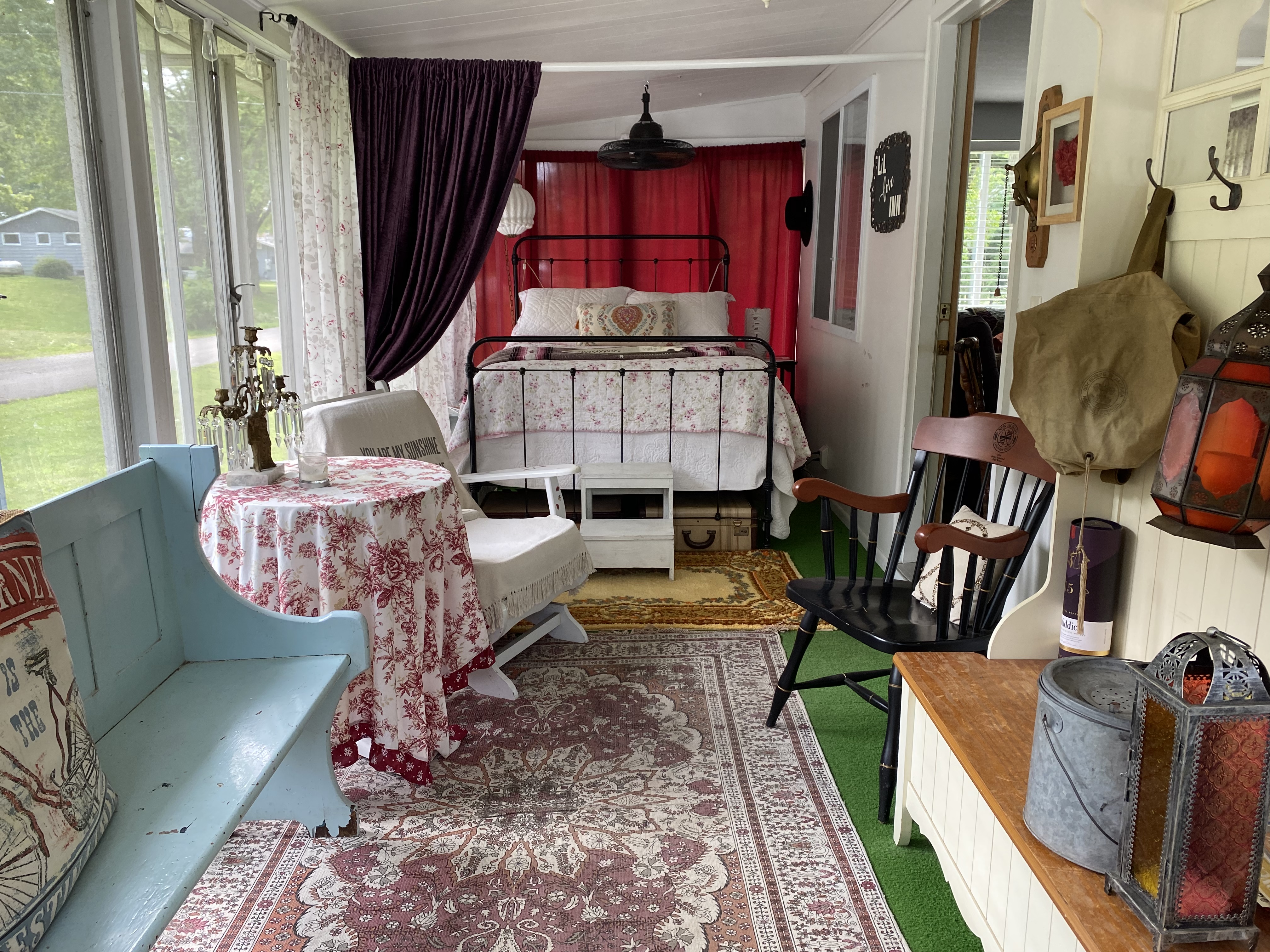 Lil Love Inn room
